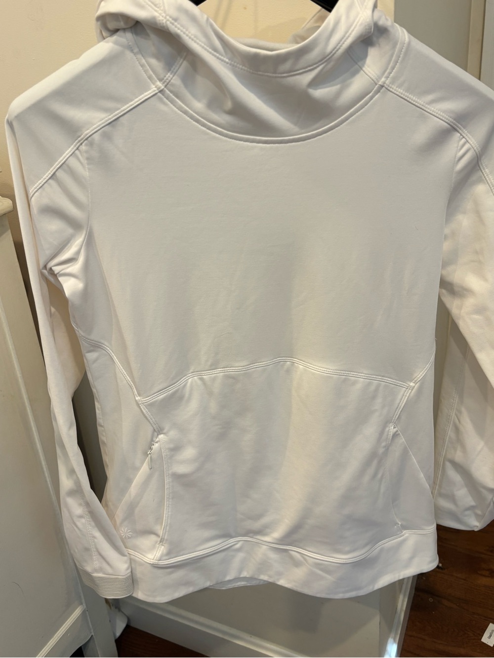 Athleta Women’s White Hooded Pullover sweatshirt
